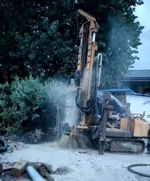 肥东钻岩石井